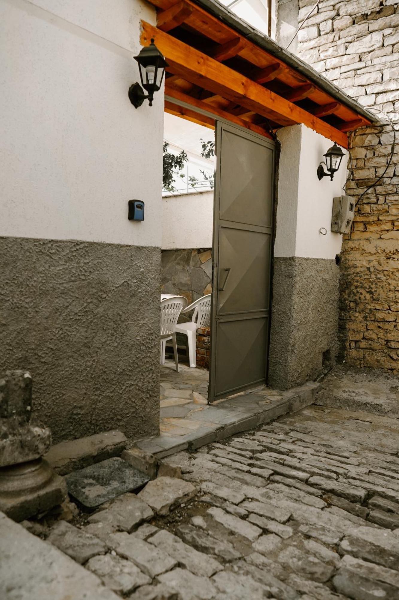 Appartamento Daors House Gjirokastër Esterno foto
